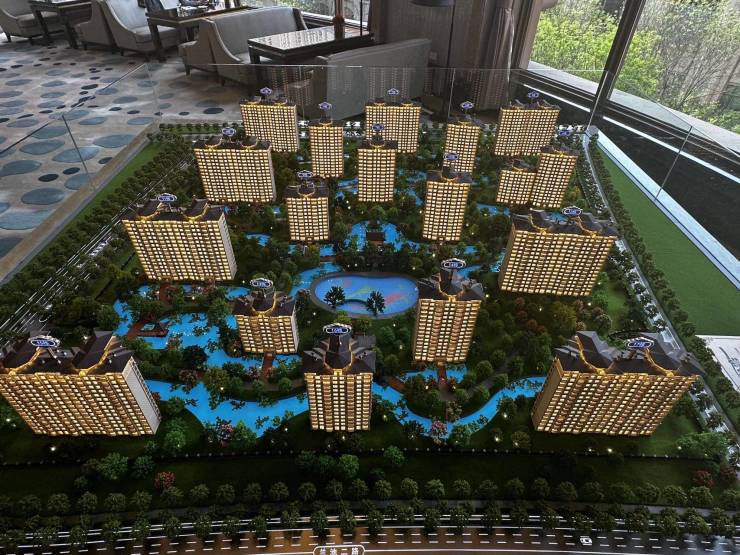 西安星河湾三期-建面约221-301㎡-VR看房-楼盘相册-公园、学校