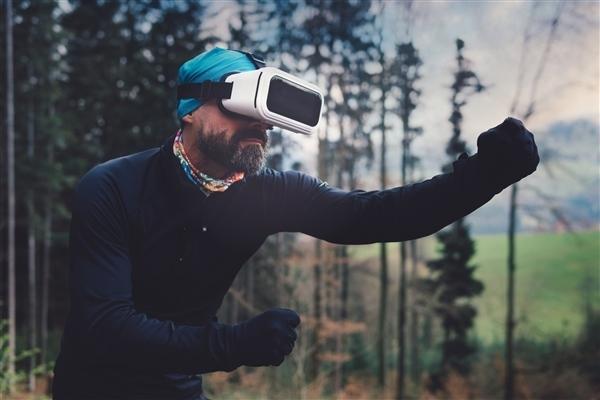 K8·凯发：中国XR设备迎巨变：AR眼镜销量大涨157%VR狂跌不休