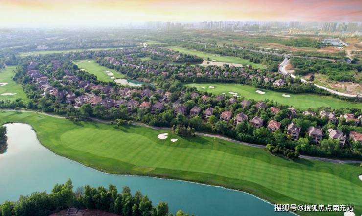 成都「保利拉菲庄园」置业指南：房价趋势权威解读明星户型VR实景沉浸体验黄金地段教育医疗商业全配套解析+一对一顾问咨询(图3)