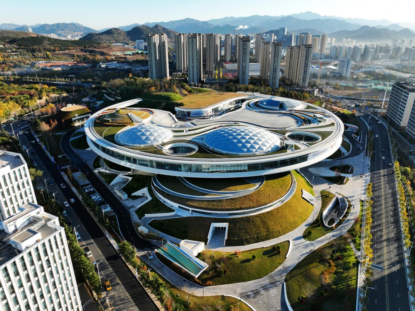 凯发国际首页：八年锻造“虚拟现实产业之都”青岛崂山如何卡位全球VR+AI融合浪潮？(图4)