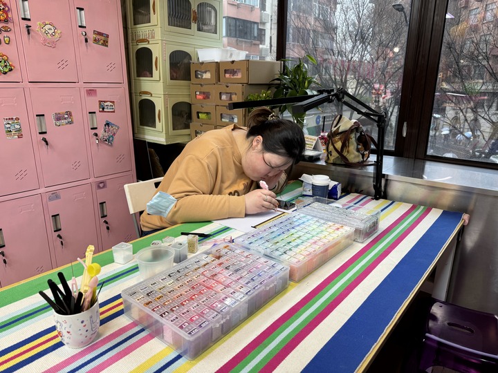 凯发国际首页：“拼豆热”升温手作带火“体验经济”